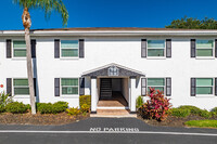 Fountains of Largo in Largo, FL - Foto de edificio - Building Photo