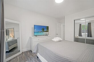 168 NW 32nd St in Miami, FL - Building Photo - Building Photo