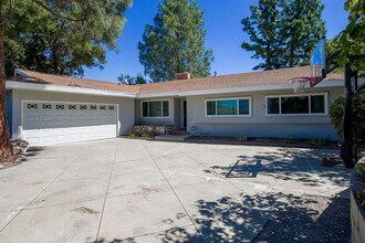 279 Starlight Crest Dr in La Canada Flintridge, CA - Building Photo - Building Photo