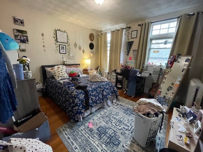 14 Strathmore Rd, Unit 3 in Brookline, MA - Building Photo - Building Photo