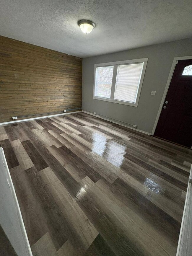 property at 202 N Chicago St