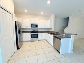 32121 Powderpuff Mimosa Dr in San Antonio, FL - Building Photo - Building Photo