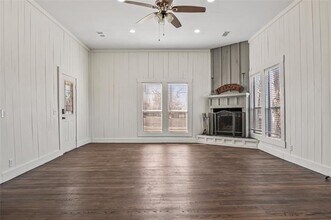 442 W McCart St in Krum, TX - Building Photo - Building Photo