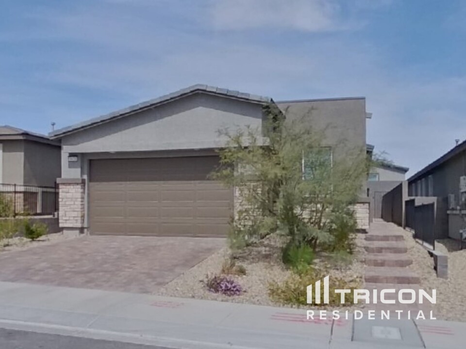 9470 White Fir Grv Ct in Las Vegas, NV - Building Photo