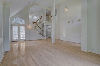 14019 Lake Trail Dr in Sugar Land, TX - Building Photo - Building Photo