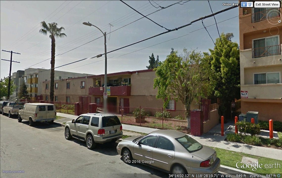 Orion Apartments in North Hills, CA - Foto de edificio