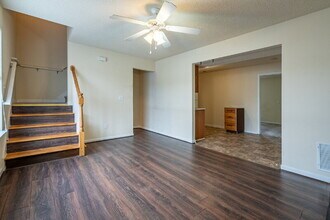 43 Middlebrook Dr in Cartersville, GA - Foto de edificio - Building Photo