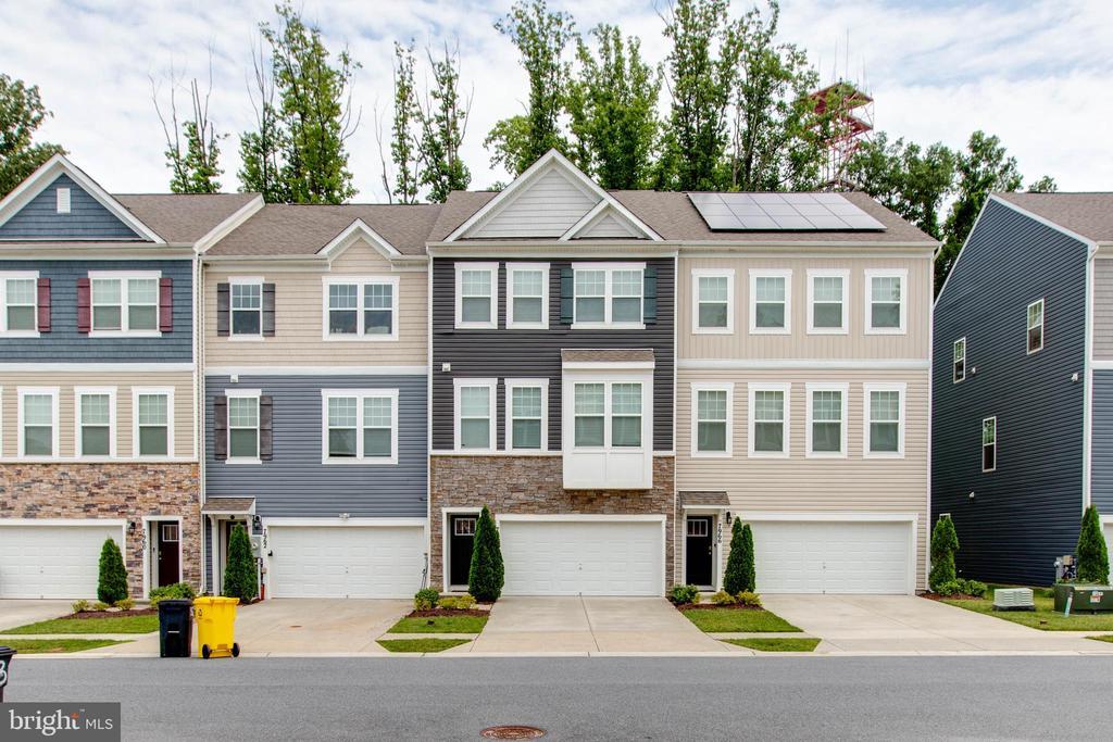 7964 Patterson Wy in Severn, MD - Foto de edificio