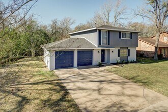 AUGUST 2026 MOVE IN! Beautiful 5 Bed Recently Renovated! in College Station, TX - Building Photo - Building Photo