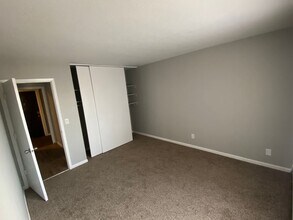 Eat Street Flat LLC in Minneapolis, MN - Building Photo - Building Photo