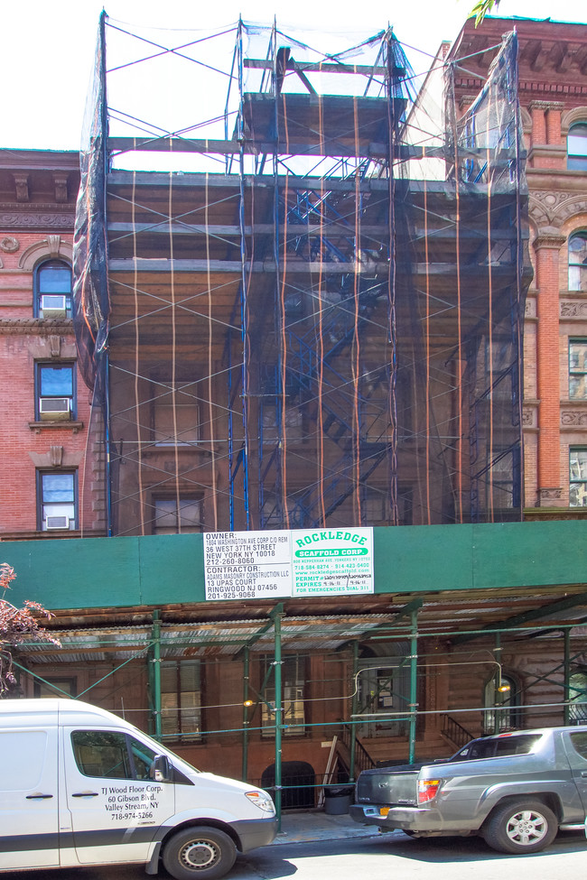 116 E 17th St in New York, NY - Building Photo - Building Photo