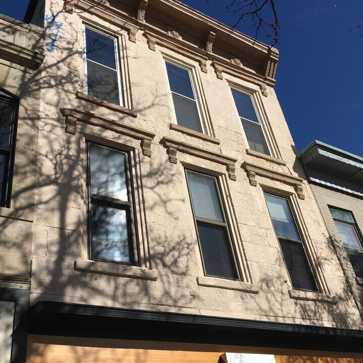 414 State St in Madison, WI - Building Photo