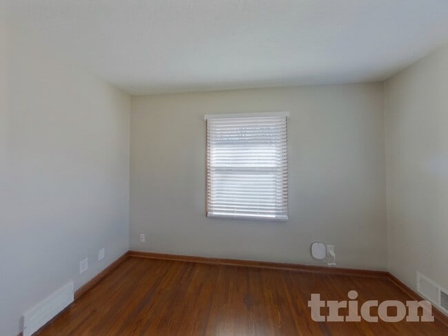 16377 Duluth Ave SE in Prior Lake, MN - Foto de edificio - Building Photo