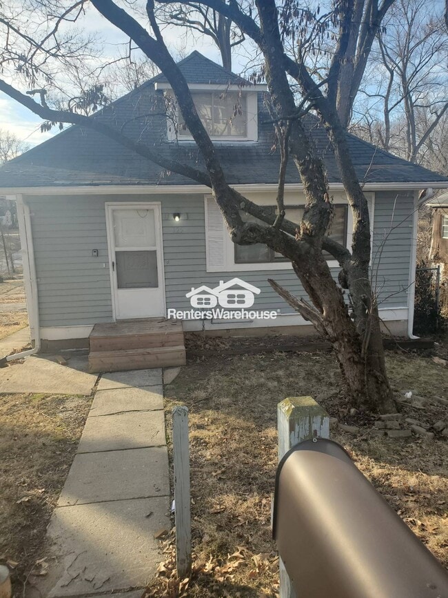 property at 125 S Harvey Ave