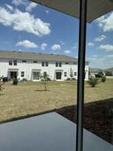 2640 Armstrong Ave in Clermont, FL - Foto de edificio - Building Photo