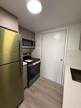 7251 SW 82nd St in Miami, FL - Building Photo - Building Photo