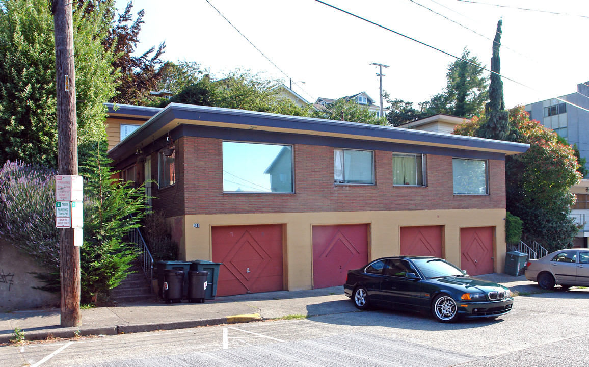 316-320 Aloha St in Seattle, WA - Building Photo
