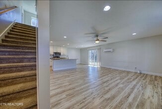 2122 Brooks Ave, Unit Room 1 in Knoxville, TN - Building Photo - Building Photo