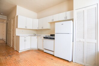 836 W Cornelia Ave in Chicago, IL - Building Photo - Building Photo
