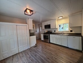 2800 S White Mountain Rd in Show Low, AZ - Foto de edificio - Building Photo