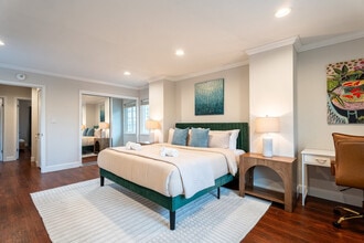 1004 Airport Blvd in San Jose, CA - Building Photo - Building Photo