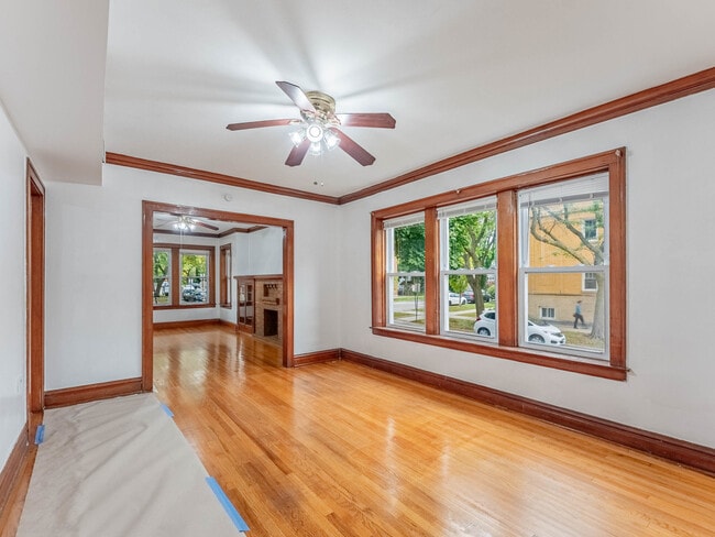 3825 W Roscoe St in Chicago, IL - Building Photo - Building Photo
