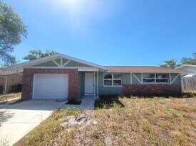 10225 Gardenia Ln in Port Richey, FL - Building Photo