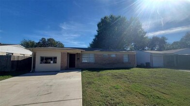 3056 Dogwood Dr in Mesquite, TX - Building Photo - Building Photo