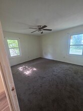 72 W Adams Dr in Sauget, IL - Building Photo - Building Photo