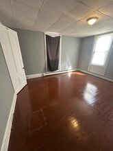 77 North St, Unit 1st in New Bedford, MA - Foto de edificio - Building Photo