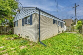 11203 Toepfer Rd in Warren, MI - Building Photo - Building Photo