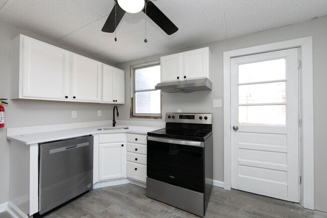 12-14-14 S Broadway in Gloucester City, NJ - Building Photo - Building Photo