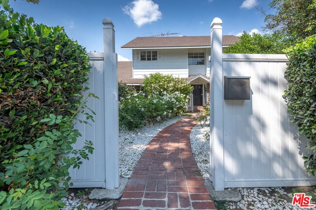 12455 Sarah St in Los Angeles, CA - Building Photo - Building Photo