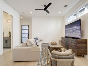 1411 Cometa St in Austin, TX - Building Photo - Building Photo