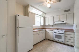 Summer Oaks Apartments in Memphis, TN - Foto de edificio - Interior Photo