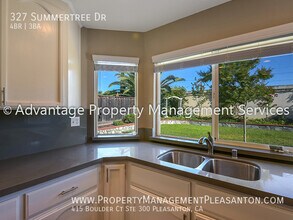 327 Summertree Dr in Livermore, CA - Building Photo - Building Photo