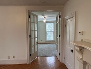 305 W 3rd St, Unit #1   1st floor in Muscatine, IA - Foto de edificio - Building Photo
