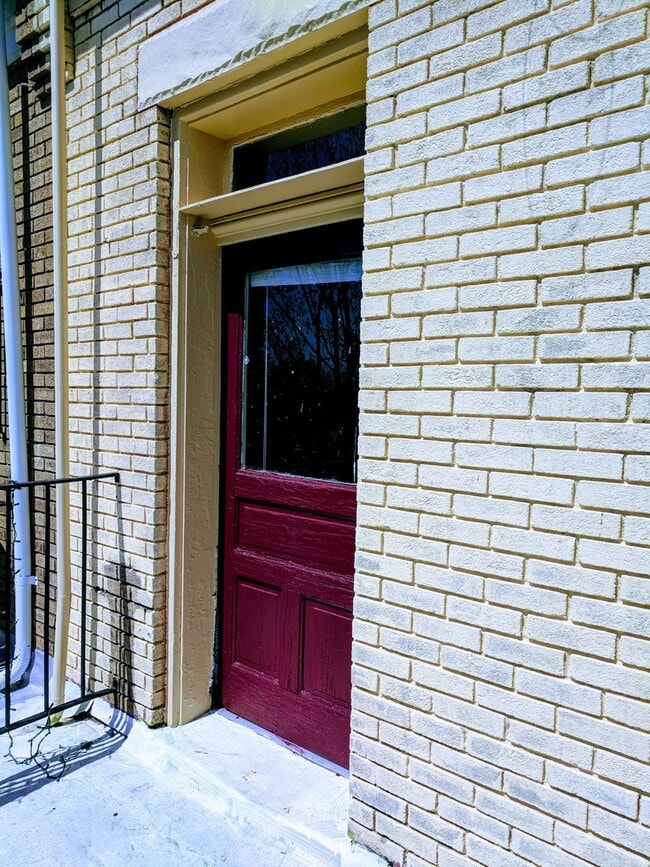 1612 Floyd Ave in Richmond, VA - Foto de edificio - Building Photo