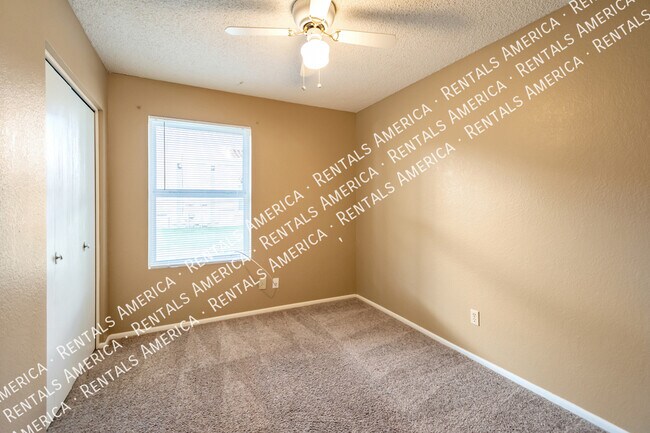 property at 5136 E Evergreen St