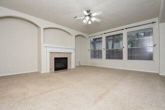 6 S Burberry Park Cir in The Woodlands, TX - Building Photo - Building Photo