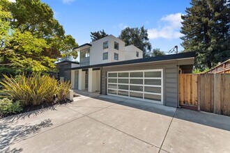 705 Evergreen St in Menlo Park, CA - Building Photo - Building Photo