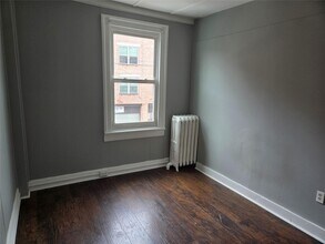 58 Main St in Walden, NY - Foto de edificio - Building Photo