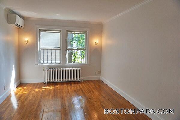 95 Adams St, Unit 8 in Waltham, MA - Building Photo - Building Photo