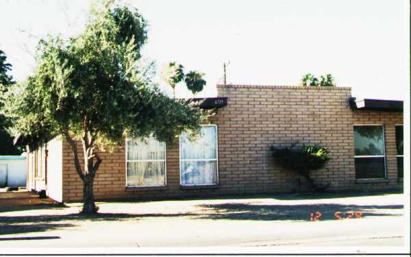 6713-6719 W Myrtle Ave in Glendale, AZ - Building Photo