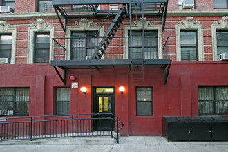 170-172 E 105th St in New York, NY - Building Photo - Building Photo