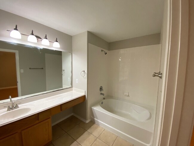 38 W Sage Creek Pl