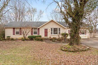 234 E Old Trenton Rd in Clarksville, TN - Building Photo - Building Photo