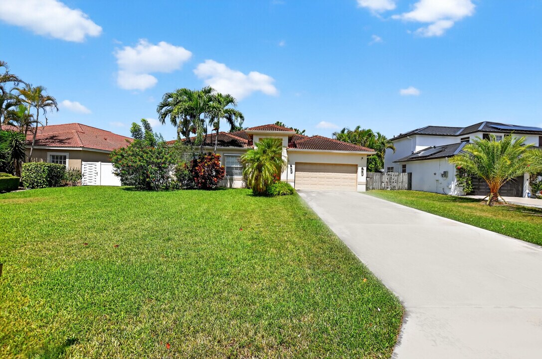 3511 NW 4th Ave in Boca Raton, FL - Building Photo