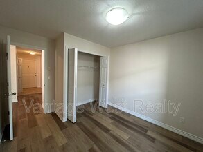 598-598 Sutherland Ave in Kelowna, BC - Building Photo - Building Photo
