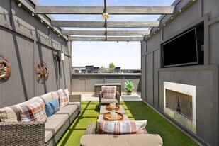 1300 Chelsea Cir NW in Atlanta, GA - Building Photo